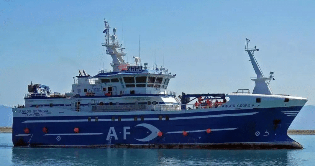 Tragedia en el Mar: Barco Pesquero se Hunde Cerca de las Islas Malvinas, Dejando al Menos Tres Muertos