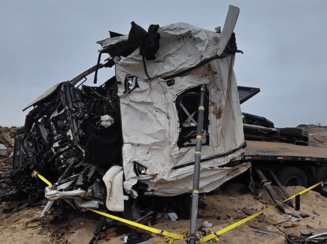 Tragedia en la Ruta 5 Norte: Dos vidas segadas en el fatal vuelco de un tractocamión