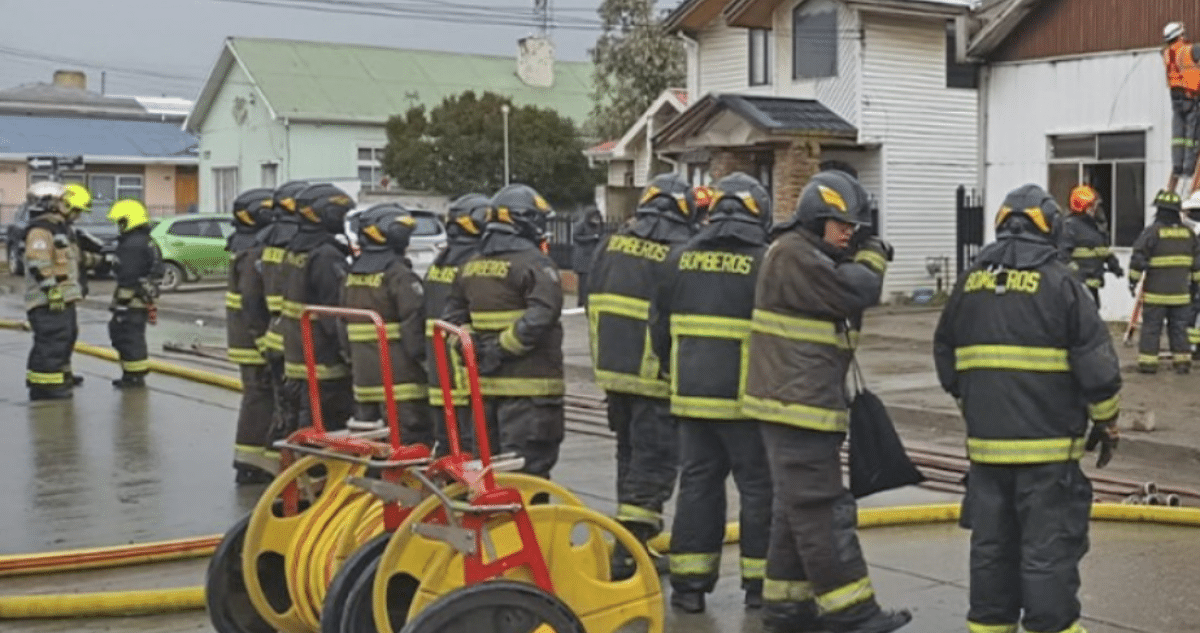 Trágica Pérdida en Punta Arenas: Adulta Mayor Fallece en Incendio Devastador