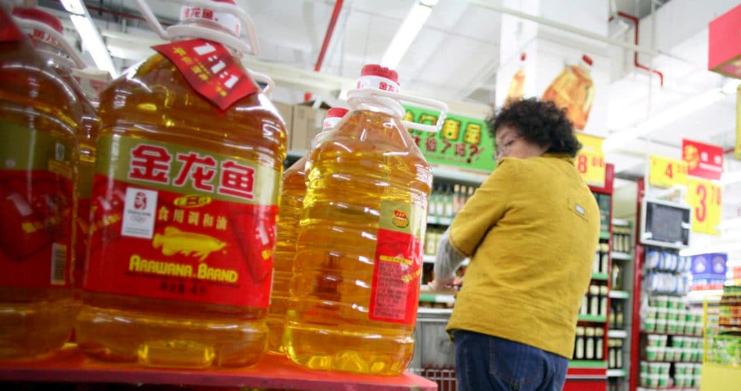 ¡Alerta Alimentaria en China! Descubren Aceite de Cocina Contaminado con Gasolina