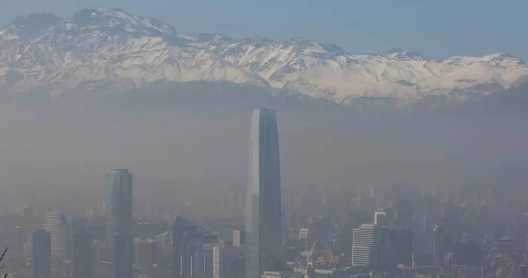 ¡Alerta Ambiental en la Región Metropolitana: Lucha por Respirar Aire Limpio!