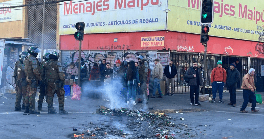 ¡Caos en las calles de Concepción! Vendedores ambulantes se enfrentan a la autoridad