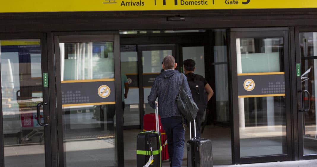 ¡Caos en los Cielos! Aeropuerto de Santiago Advierte sobre Vuelos Afectados por Falla Mundial de Microsoft