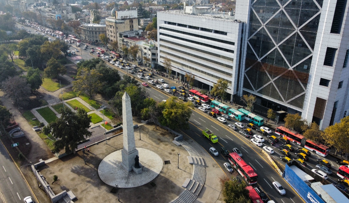 ¡Profesores en Acción: Conoce los Desvíos de Tránsito en Santiago Durante el Paro Nacional!