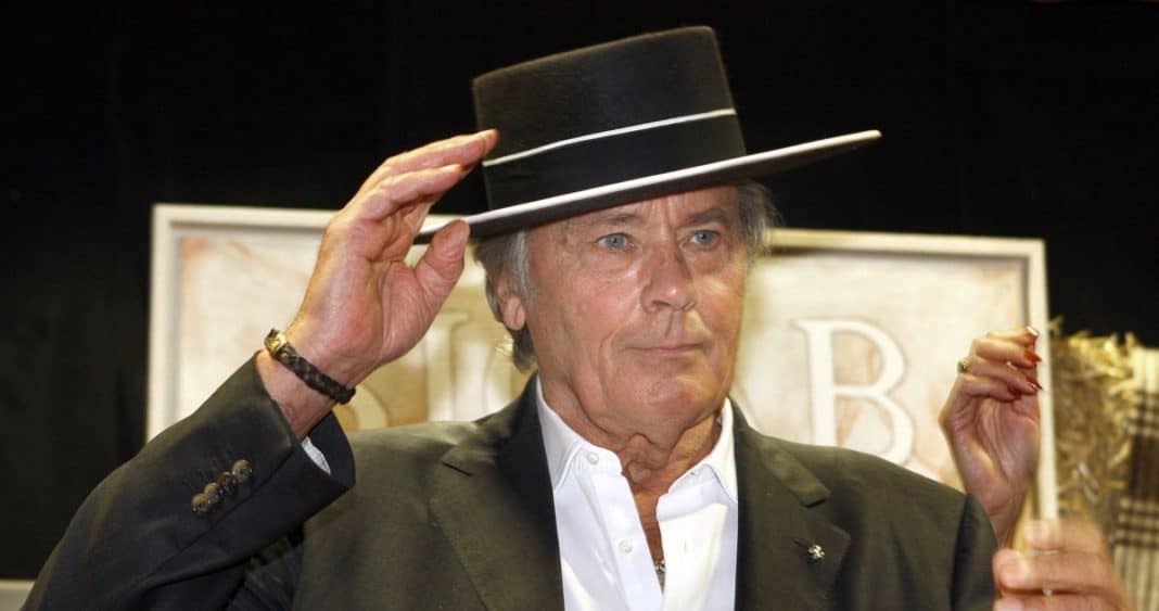 Adiós a una Leyenda del Cine Francés: Alain Delon, el Mito que Cautivó al Mundo