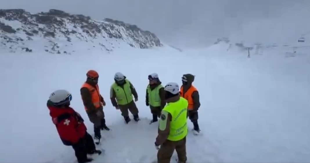Desaparición Dramática en las Montañas de Chillán: Hombre Extraviado en Medio del Viento Blanco