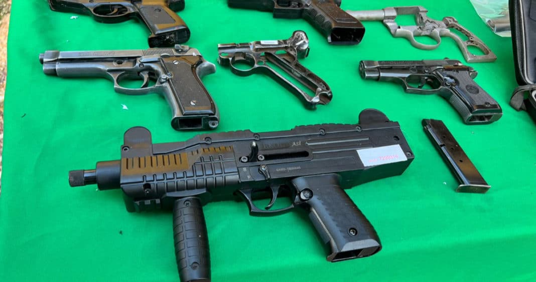 Descubren Taller Clandestino de Armas Operado por Adultos Mayores en la Región Metropolitana