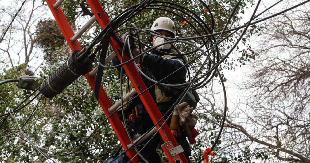 Empresas Afectadas por Cortes de Luz Demandan a Compañías Eléctricas: ¡Millones en Pérdidas!