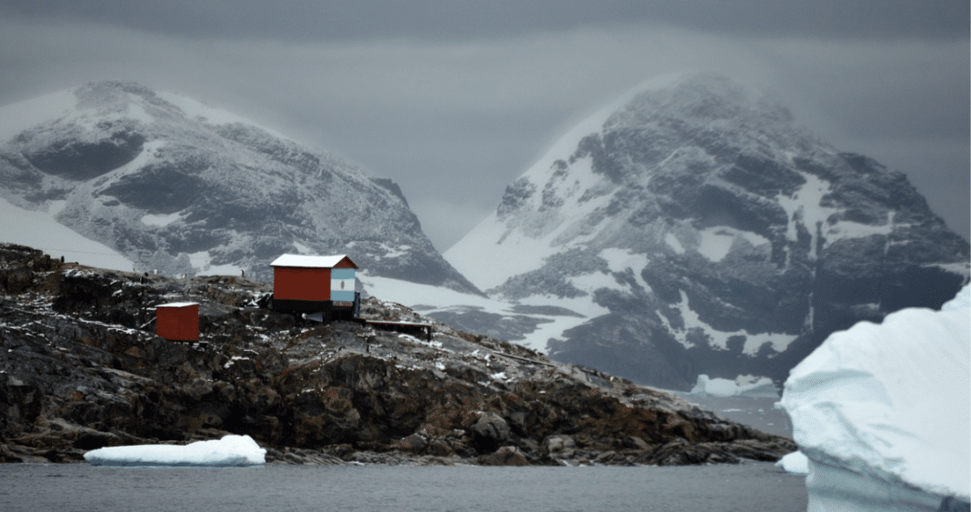 Escalofriante Denuncia: Biólogo Acusado de Violación en la Antártica Chilena