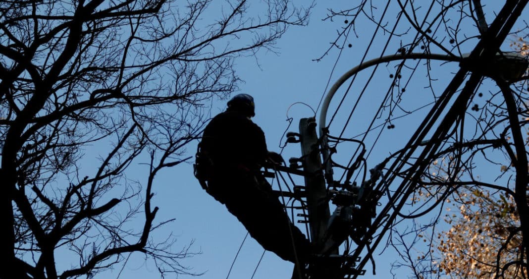 ¡Apagón masivo en el sur de Chile! Más de 600.000 hogares sin luz por el poderoso sistema frontal