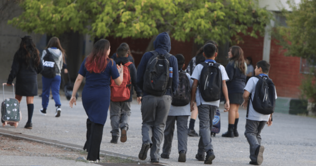 ¡Colegios de Valparaíso en Huelga: Más de 700 Estudiantes Afectados!