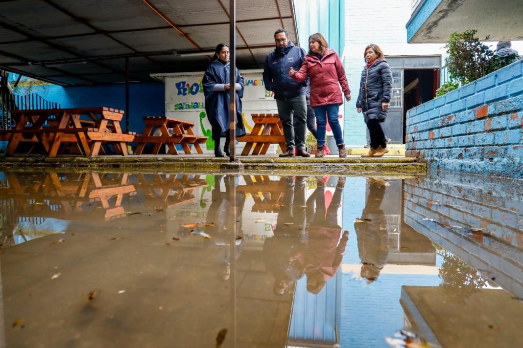 ¡Descubre cómo el Ministro Cataldo Evalúa los Daños a la Infraestructura Educativa Tras el Sistema Frontal!