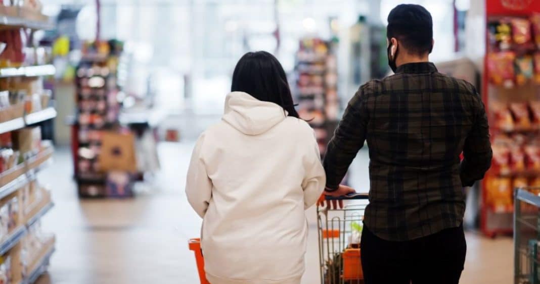 ¡Descubre los Horarios Comerciales del Feriado del 15 de Agosto: Malls y Supermercados Abiertos!