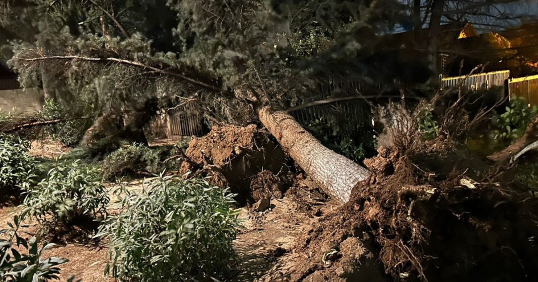 ¡Devastador Temporal Azota Santiago: Caos, Destrucción y Tragedia!