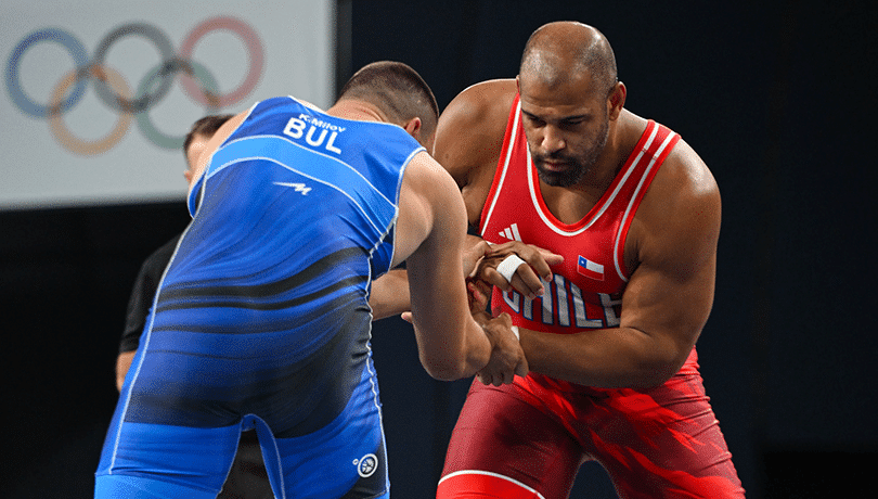 ¡Yasmani Acosta Conquista los Cuartos de Final en París 2024! Una Hazaña Épica en la Lucha Grecorromana