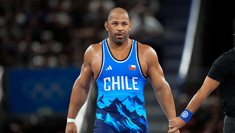 ¡Yasmani Acosta, el Héroe Olímpico de Chile! Subcampeón en Lucha Grecorromana