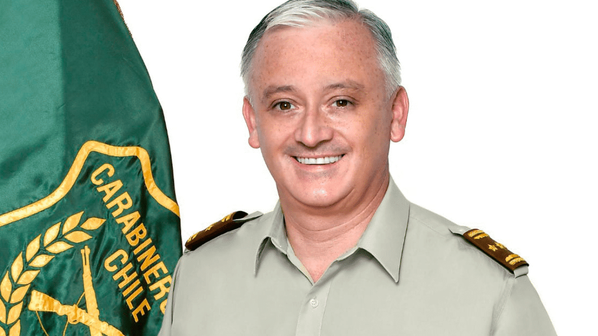 ¡Marcelo Araya Zapata, el nuevo líder de Carabineros! Descubre su impresionante trayectoria y el futuro de la institución policial