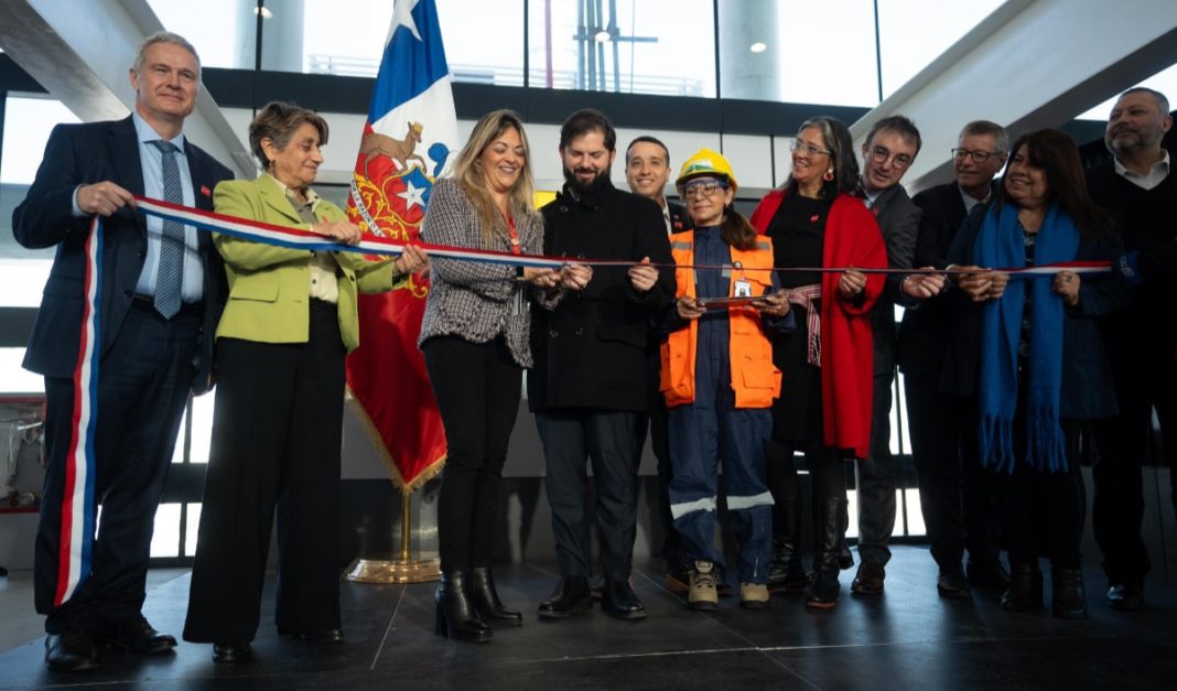 Aeropuerto Arturo Merino Benítez: La Puerta de Entrada a las Regiones de Chile