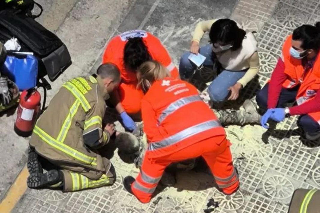 Hombre se Prende Fuego en Acto Desesperado Frente a La Moneda: Un Suceso Impactante que Conmociona a la Nación