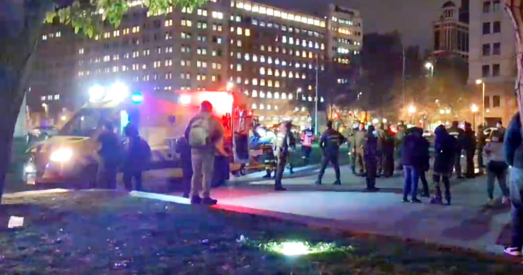 Impactante Acto de Autoinmolación: Hombre se Prende Fuego Frente al Palacio de La Moneda