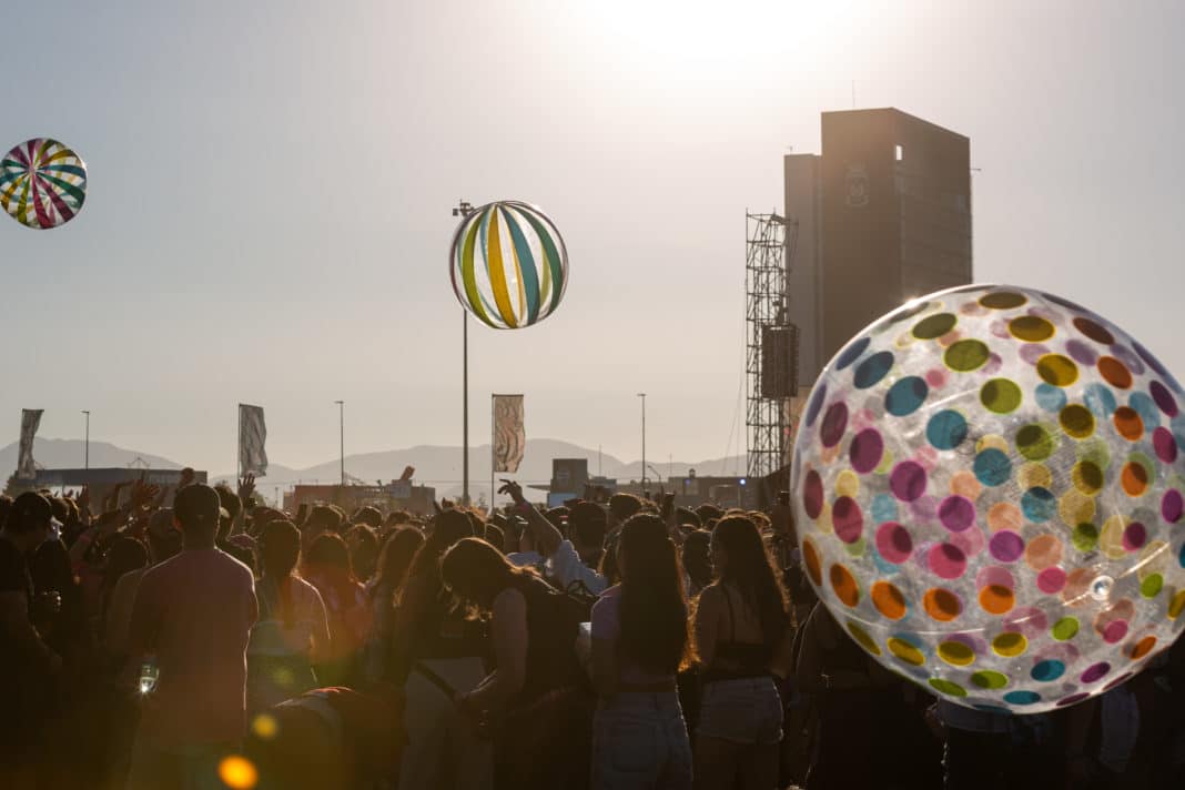 La Generación Z Lidera el Gasto en Conciertos: Un Fenómeno Musical Imparable