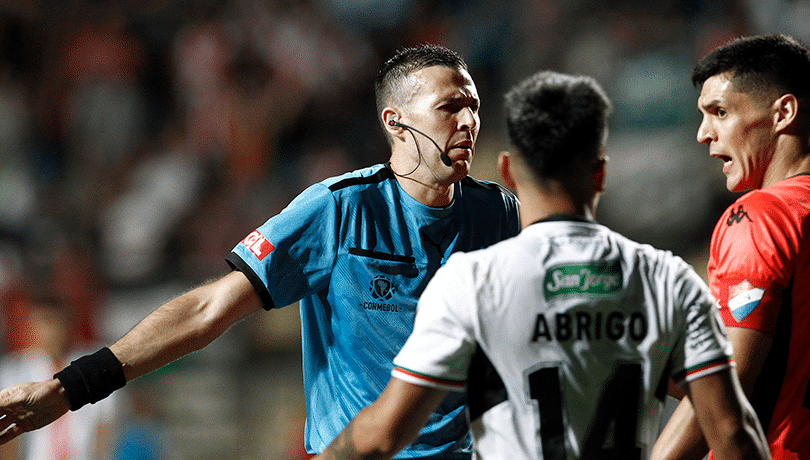 ¡Andrés Matonte, el árbitro clave en la épica batalla de Colo-Colo contra River Plate!