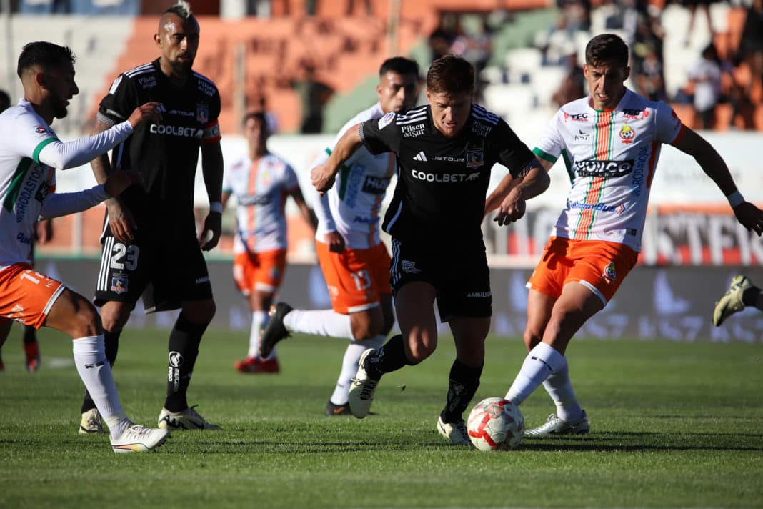 ¡Colo-Colo Busca Acercarse a la U en un Emocionante Duelo Contra Cobresal!