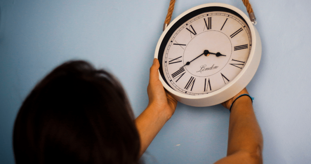 ¡Descubre cómo vencer el cansancio del cambio de hora y mantener tu energía al máximo!