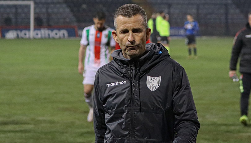 ¡Escándalo en el Fútbol Chileno! Técnico de Huachipato Denuncia Arbitraje Parcializado