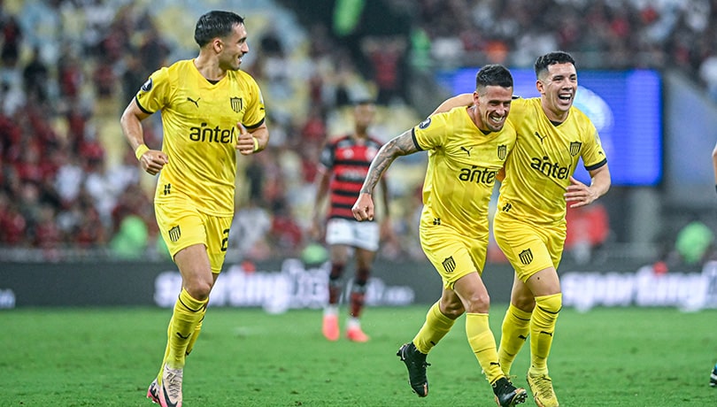 ¡Peñarol Sorprende al Gigante Flamengo en el Maracaná! Detalles de una Épica Victoria en la Copa Libertadores