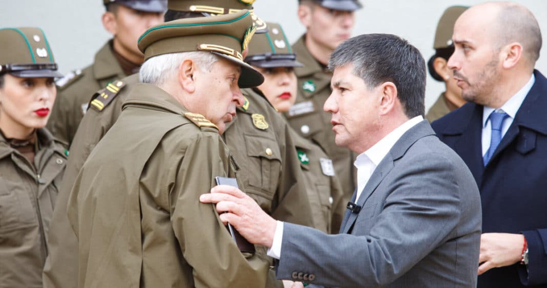 ¿Será el Fin del Mando de Yáñez en Carabineros? Gobierno Insiste en su Salida Tras Formalización