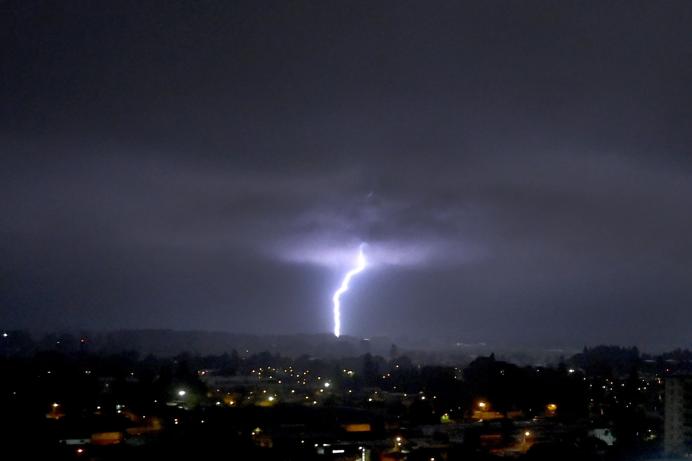 ¡Alerta Máxima! Comunas de la Región Metropolitana en Riesgo por Fenómeno Meteorológico Extremo