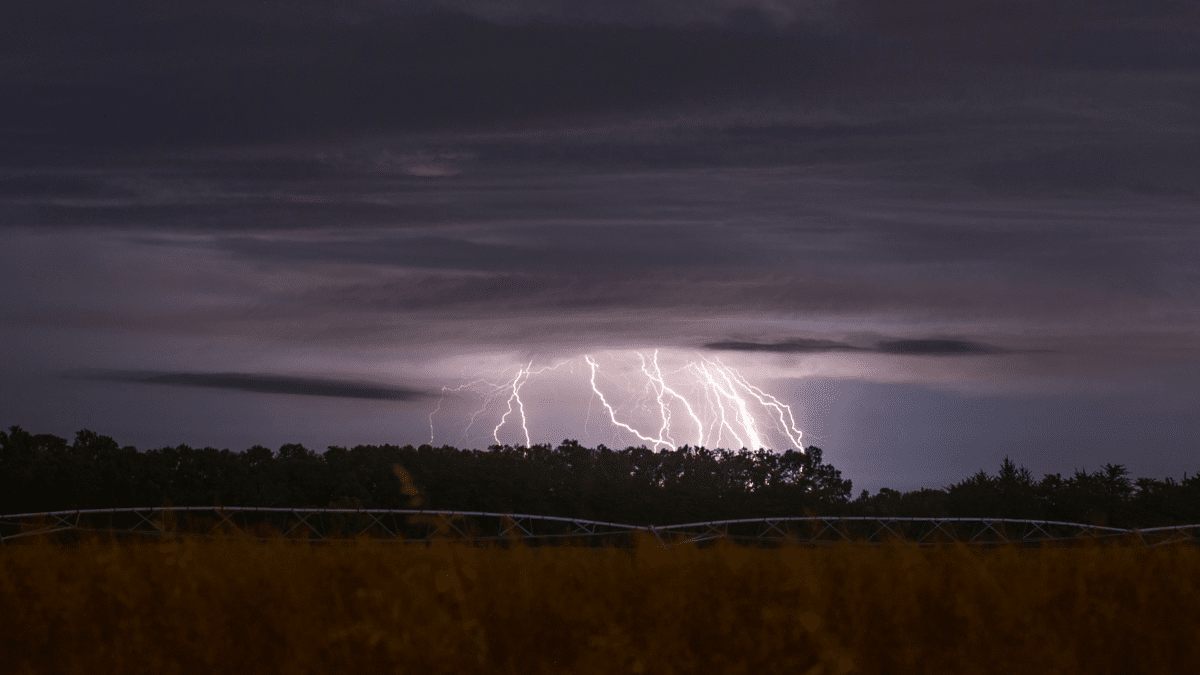 ¡Protégete de los Rayos! Consejos Clave para Mantenerte a Salvo Durante Tormentas Eléctricas