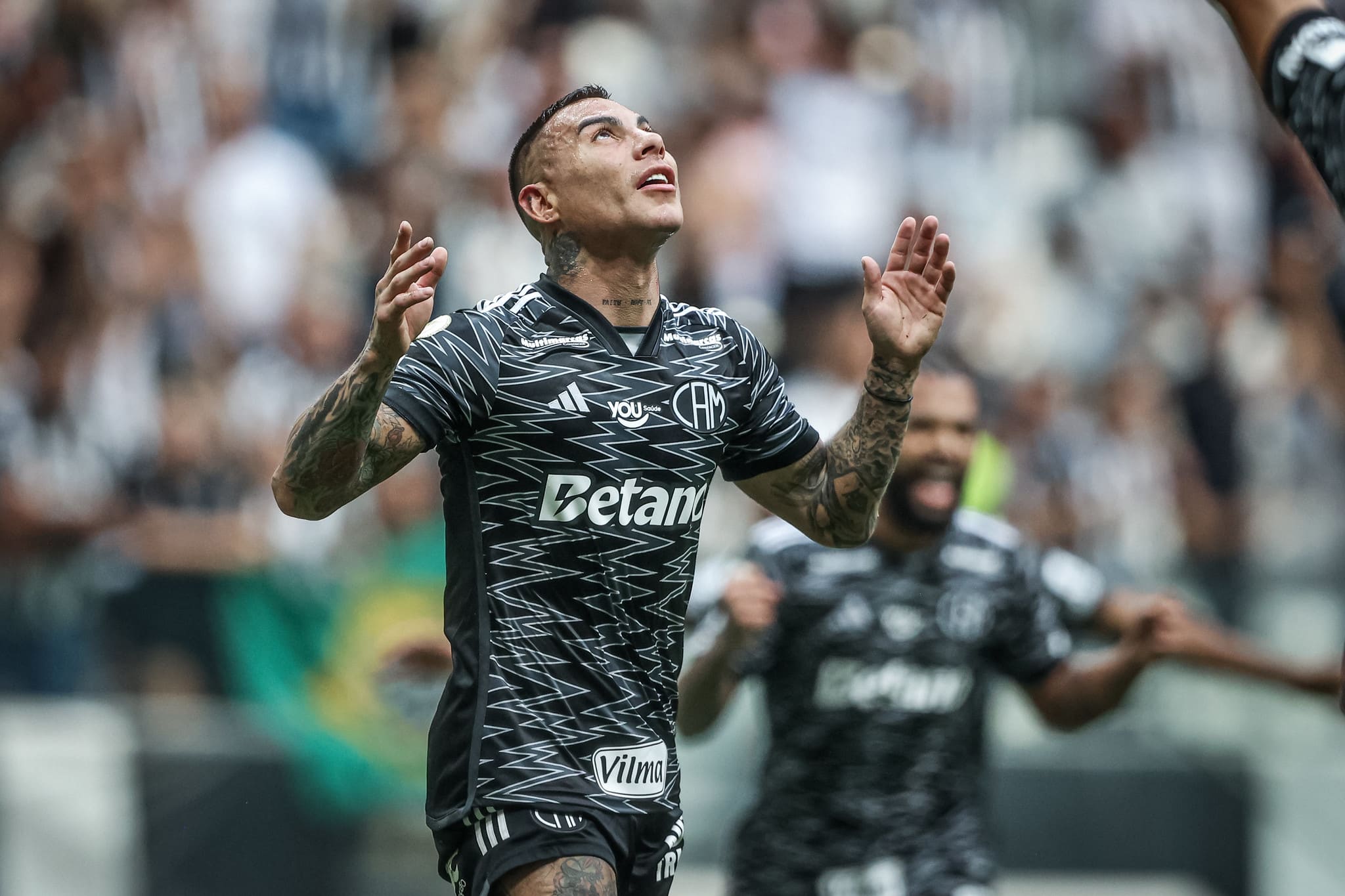 ¡Vargas Brilla en Empate Emocionante del Atlético Mineiro! Descubre Cómo el Chileno Lideró a su Equipo