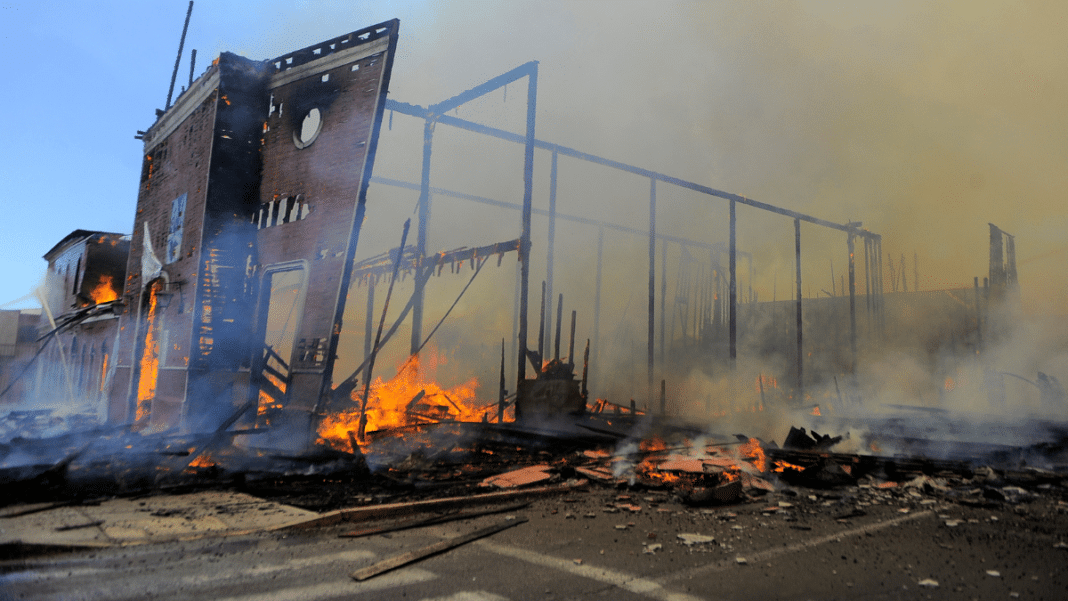 Devastador Incendio en Iglesia de Iquique: ¿Accidente o Intencional?