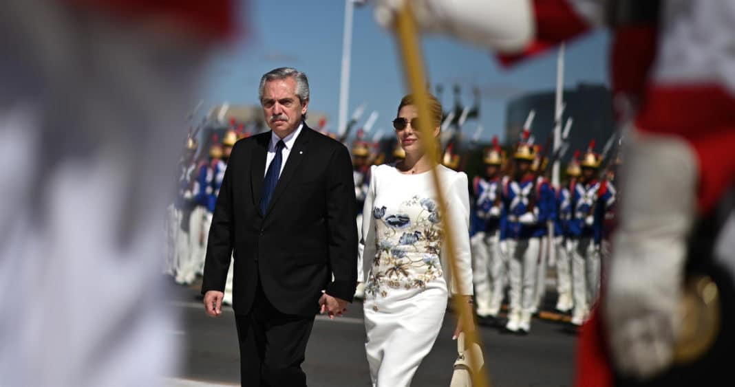 Escándalo en la Casa Rosada: Revelan Aterradores Chats entre el Expresidente Fernández y su Expareja Fabiola Yáñez