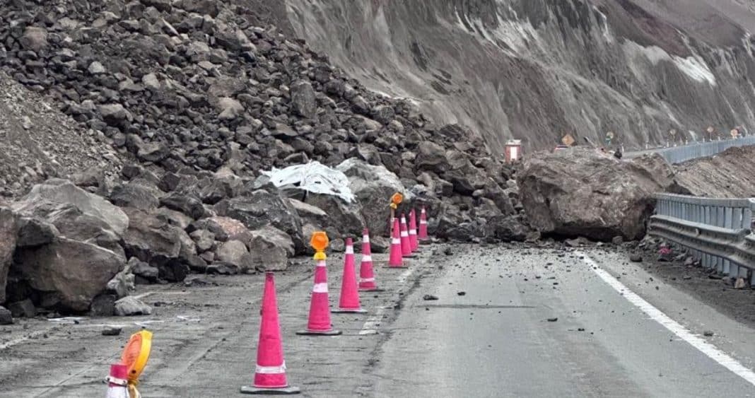 Impactante derrumbe de rocas en Cuesta Chinchorro: Ruta 5 cerrada nuevamente