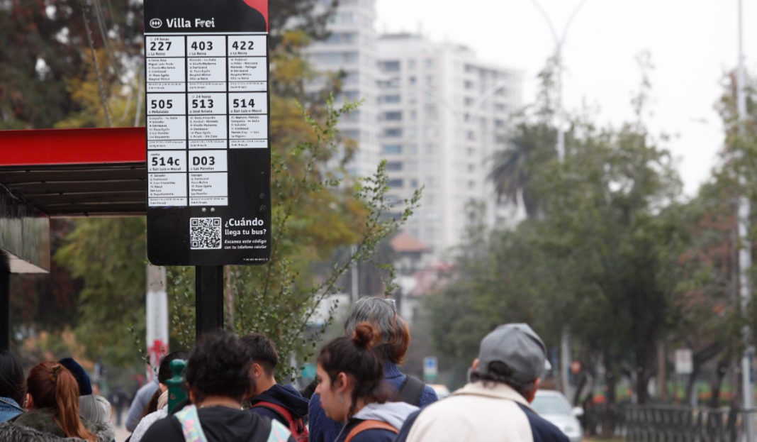 Revolucionando el Transporte Público: Más de 100 'Paraderos Inteligentes' Llegarán a Regiones de Chile