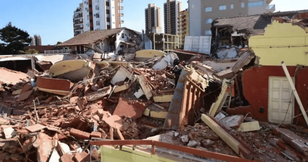 Tragedia en Villa Gesell: Sigue en vivo la búsqueda de sobrevivientes tras el derrumbe de un edificio de 10 pisos