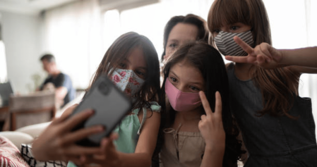 ¡Alerta Padres! El 71% de los Chilenos Quieren Prohibir Redes Sociales a Menores de 14 Años