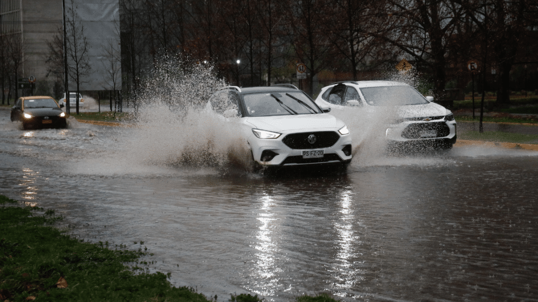 ¡Alerta por Lluvias Torrenciales en el Norte de Chile! Descubre las Regiones Afectadas