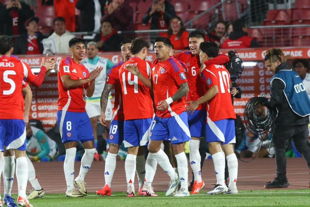 ¡Golpe Duro para La Roja! Cuarta Baja por Neumonía Antes del Crucial Duelo Contra Colombia