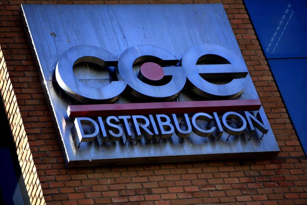 ¡Postes Chocados y Accidentes Diarios: El Caos en la Red Eléctrica de CGE!