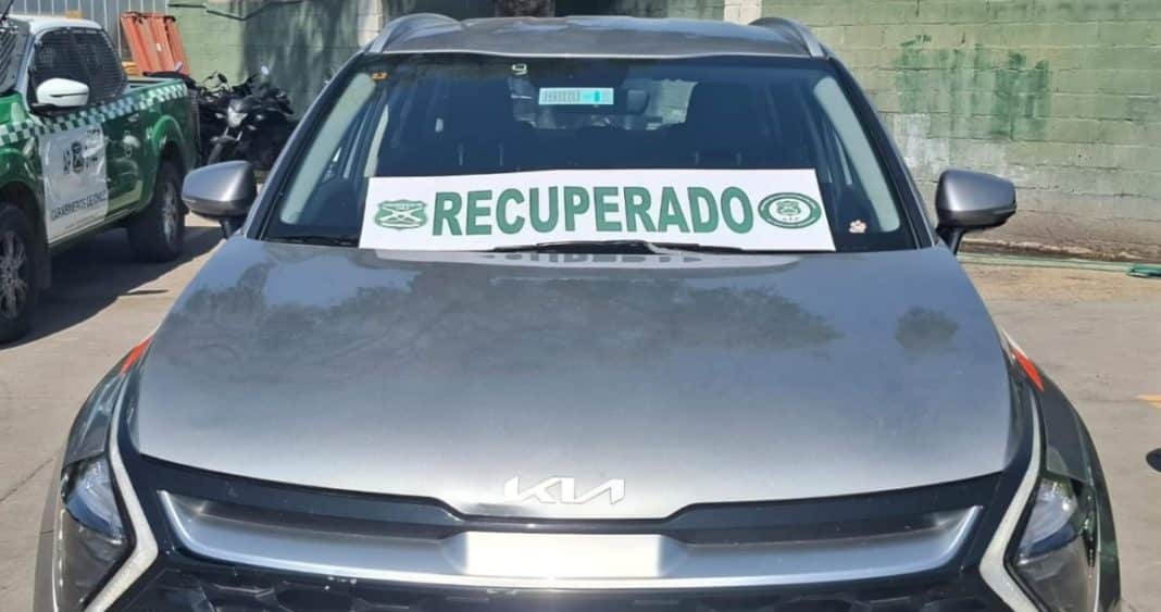 Dos Jóvenes Detenidos Tras Persecución por Robo de Vehículo en Quilicura