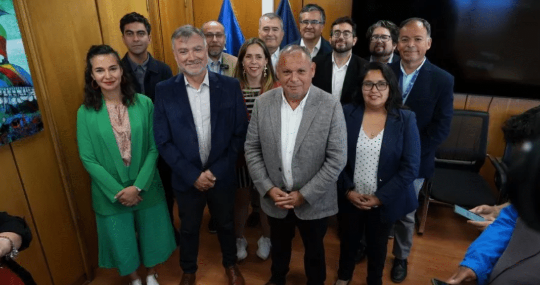 Gobernador Mundaca y Delegado Riquelme: Uniendo Esfuerzos para Transformar Valparaíso en 2025