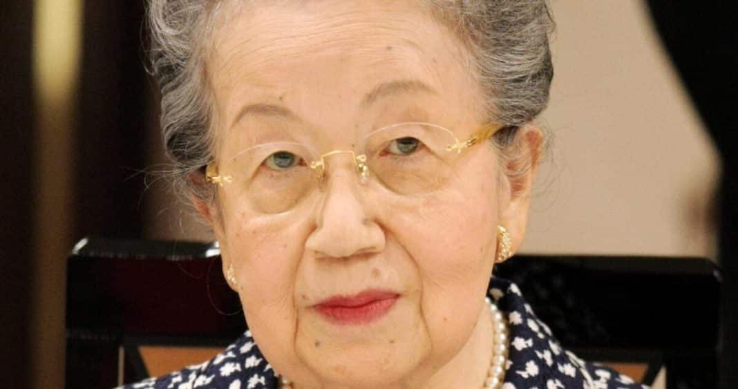 La Centenaria Princesa Yuriko: Legado y Desafíos de la Familia Imperial Japonesa