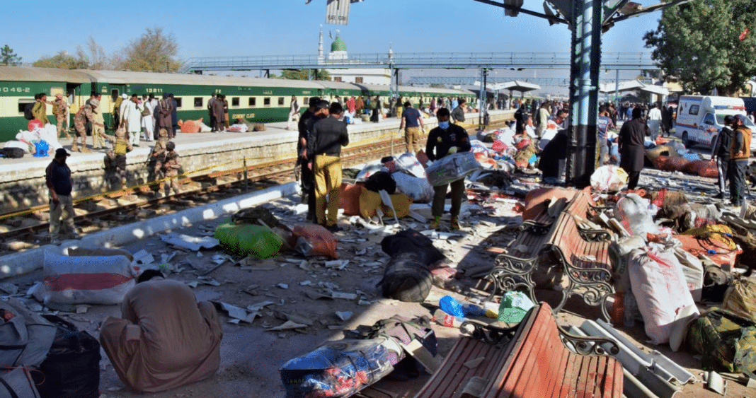 Tragedia en la Estación de Quetta: 17 Muertos en Explosión en Pakistán