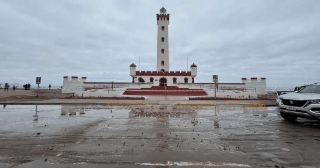 Alerta por Marejadas Intensas en Coquimbo y La Serena: Cierre Preventivo de El Faro