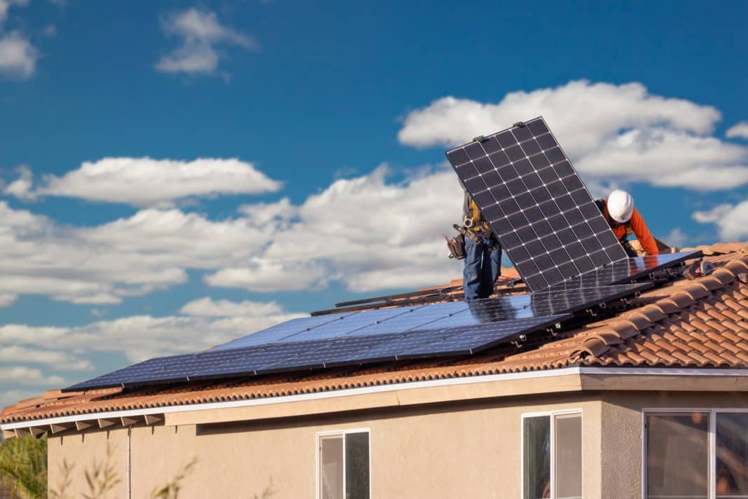 Auge de Paneles Solares en Hogares Chilenos: Ahorro y Sostenibilidad en Tiempos de Crisis Energética