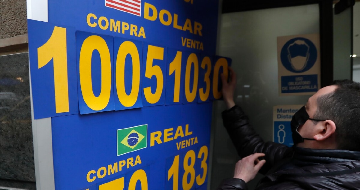 El Dólar se Recupera Tras Tocar los $1.000: Análisis de las Perspectivas Económicas de EE.UU.